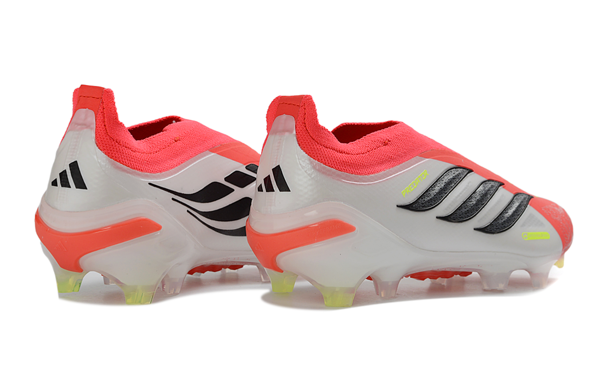 PREDATOR LACELESS  ACCURACY FG WHITE & CORAIL